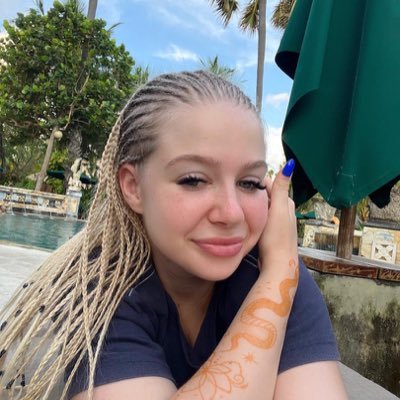 Rosemary4053's profile picture. I'm from USA 🇺🇸 I'm 24years old Hit me up for FaceTime, sexting, Dropbox and meetup add me up on telegram