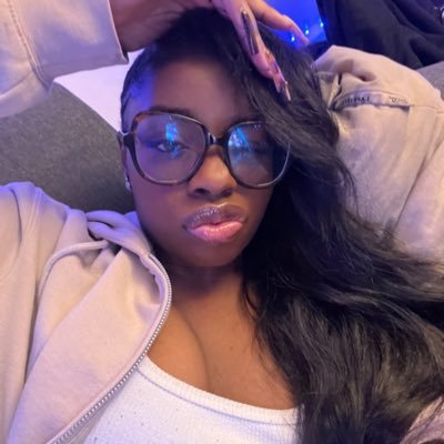 DIANABLVCK's profile picture. 