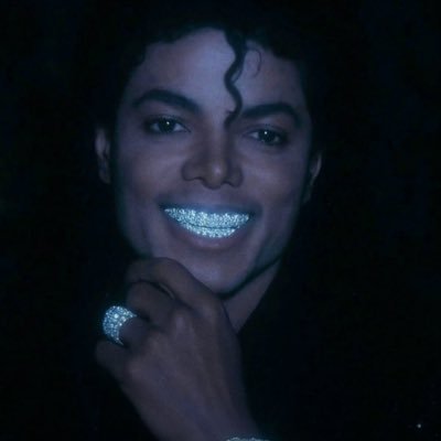 itsmypresence's profile picture. MAIN CHARACTER / EZDOESIT / STRAIGHT