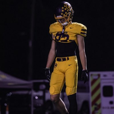 DeanSchnitzler7's profile picture. Archbishop Moeller High School |Class of 2028 | WR/TE 6’5 190🏈 | OH 🏐|2 D1 Offers| 4.42GPA🎓 |Phone-513-888-7631 | #11CKU |