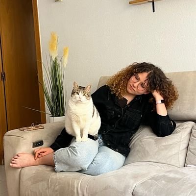 julidossantoss's profile picture. 🌸