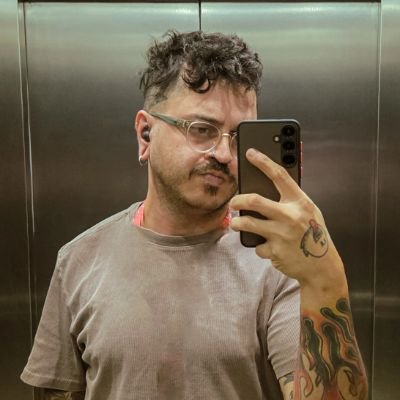 othialvarenga's profile picture. Movido por café frio na caneca e por filmes ruins.
Estou em Porto Alegre desde 2019, gaúcho de coração.