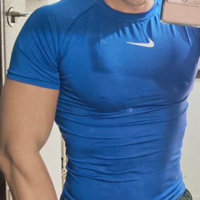 gelemiyosunki's profile picture. Manzarası ne kadar güzel olursa olsun seni üşüten pencereyi kapat