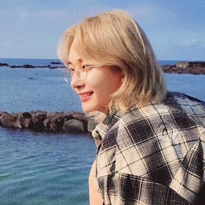 newscallye's profile picture. You should be fine until I get there. — Seventeen.