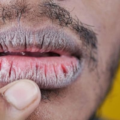 10Mohlahlana's profile picture. I don't worship human kind.🙏