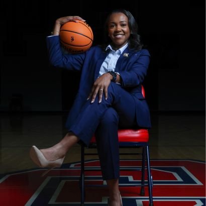 CoachLPope's profile picture. Humble Servant🙏🏽Humanitarian💪Transformative Leader⬆️Wife💍Mom👦🏽 Head Girls' Basketball Coach of South Panola High School @panola_south🏀 lpope@spanola.net