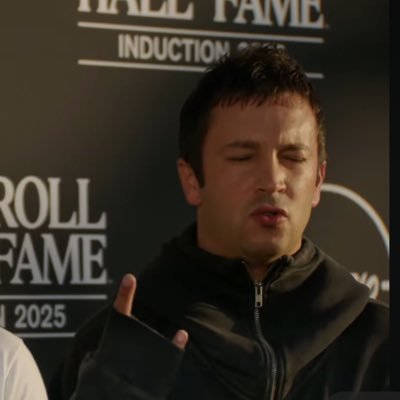 echoesoftrench's profile picture. I'm a pro at imperfections and I'm best friends with my doubt