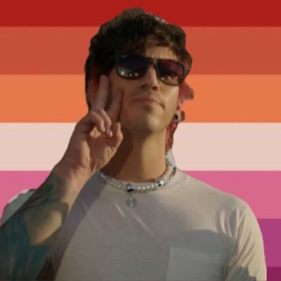 coverednbites's profile picture. 