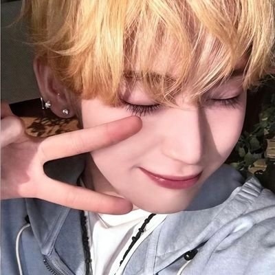 thexodu's profile picture. ..♡︎💭   060592, the day that a star was about to be included in this world  —  𝙗𝙗𝙝.