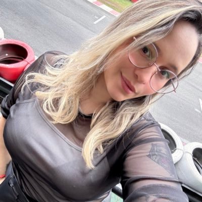 ThaisQuinzel's profile picture. Apaixonada por fórmula 1 🏎️
Corinthiana 🖤🤍
Ex-Narradora 🎤
Work @ Whido 💼