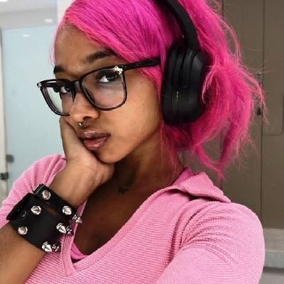 mamamamaataa's profile picture. yes, i'm a nerd.