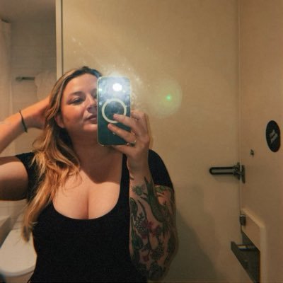 _bigredflag's profile picture. the years start cummin and they don’t stop cummin