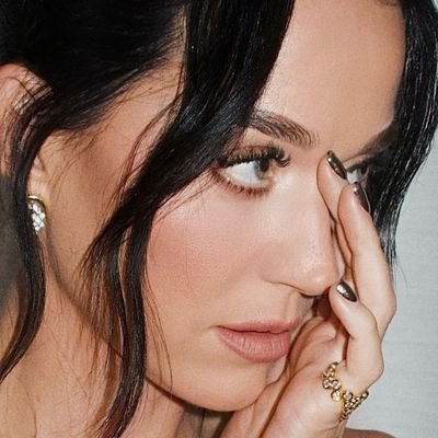 naoveyr's profile picture. 