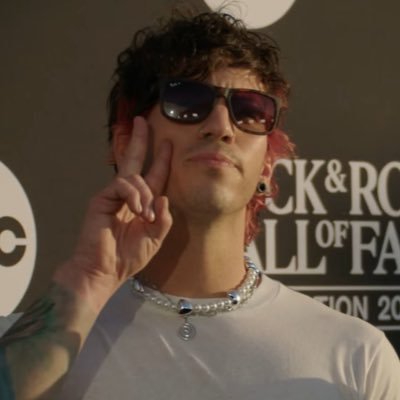 mlflvme445's profile picture. scaled and icy, track two • click me ↓ • @jshdubgauges