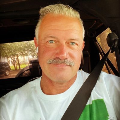 AndyRicharaxd's profile picture. 