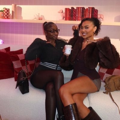 thellomundo's profile picture. Isaiah 41:13; Jer 29:11 •||• Being normal is boring.