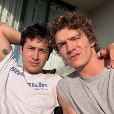 hr_gifs's profile picture. 