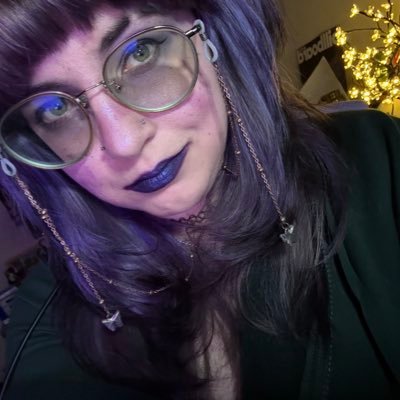 padfootly's profile picture. 33 • ♡ @eternalseraph88 • dbd enthusiast, for some reason • alt: @ignited_rose