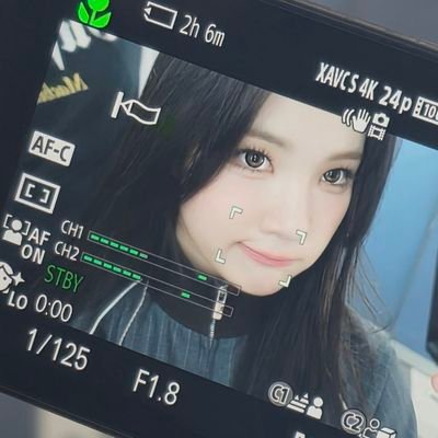 bambiemima's profile picture. moonlight hums through folded letters.