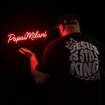 PapaiMilani's profile picture. 