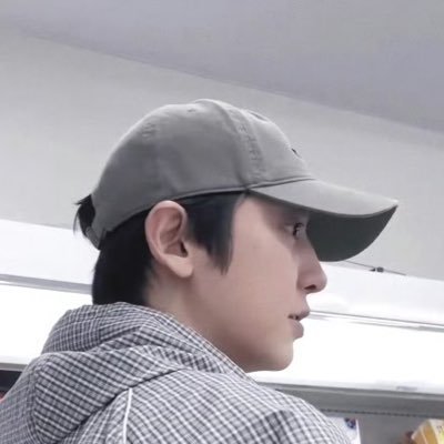 kimkwan7's profile picture. EXO is 9 | CHANBAEK 🍒🐶🐣 | #twitterCBhyunee ✦ Joylada,ReadAWrite: two boys @cbkim614 | I like reading manhwa.