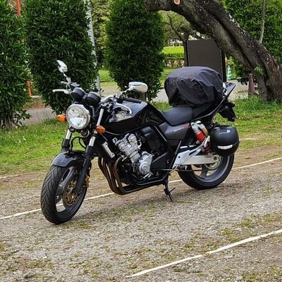 qfuQ1Q3YYD9332's profile picture. HONDAのCB400SF乗りです！！
基本的に週末はソロツーリングをすることが多いです！！普通二輪免許は2024年5月に取得しました。まだまだ初心者ですが楽しんでバイクに乗っています(*  ˊ꒳ˋ*)
バイク垢なので、ツーリングの思い出などを呟きます！
LINEの交換は基本的に行っていません！！