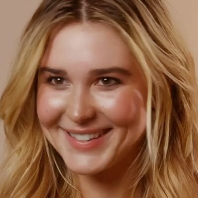 isabelmayonline's profile picture. Sua melhor fonte de atualizações e informações sobre a atriz Isabel May no Brasil.