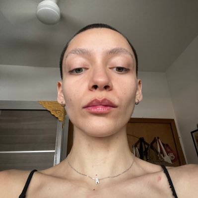 aishamedeirosl's profile picture. 22 anos de pura monogamia