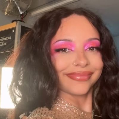 mnitchic's profile picture. 