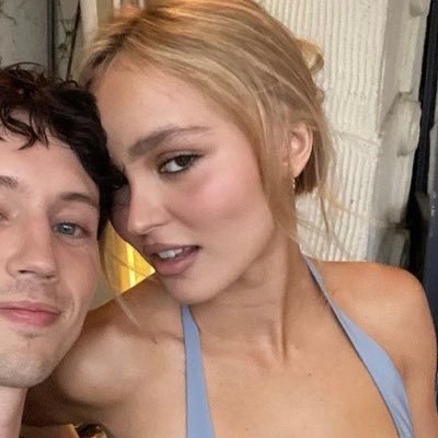 haileybaiana's profile picture. genuine + rare