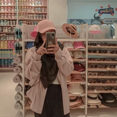 cikoobear's profile picture. entahlah