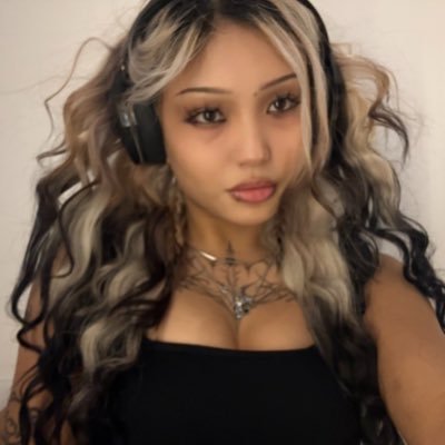 kayla_bud's profile picture. NYC ❤️‍🩹 model, hairstylist, music lover, & findom god.