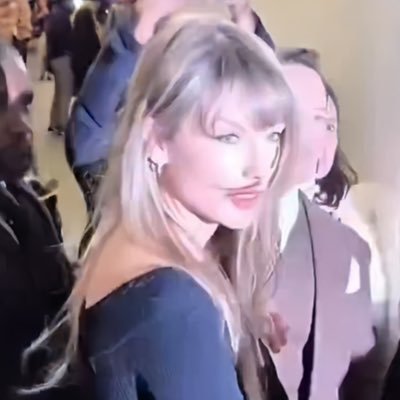 genaaaa13's profile picture. 