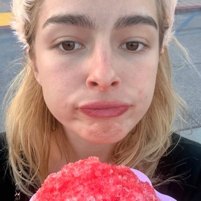 abiteofmochi's profile picture. tommy miller has me in a chokehold; @mochiluvsjulie