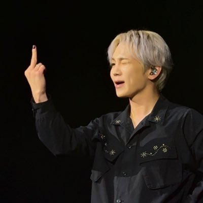 farnizzle's profile picture. when i grow up i wanna be a heretic