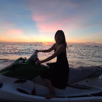 twelve_12_12_'s profile picture. 在西域的中原妹子🇨🇳
带你看看中国真实的风土人情，文化风俗，山川美景~
我在这👉🏻@twelve_12_12_
分享生活，分享美好！
💞互fo💞努力回fo中
冲五千粉，有关必回！