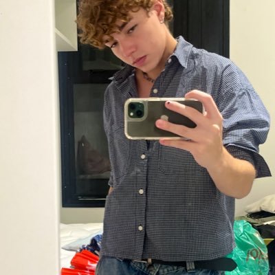 timothcha's profile picture. | atempt-_ |