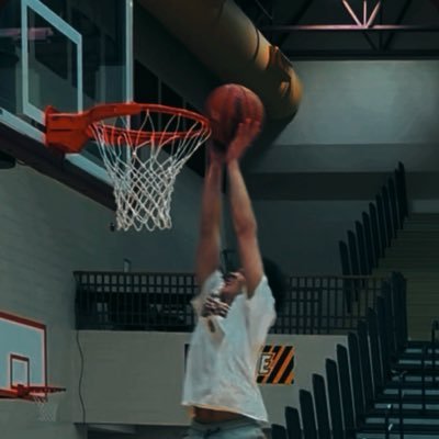 dezhonknight0's profile picture. C/o 2028 
Chesterton high school
5’10 
Basketball