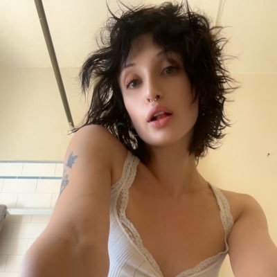 skylarwixx's profile picture. ✨ 18+✨ ♡ i Only reply on OF ♡ click the link below 👇🏻