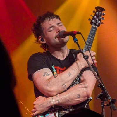 Xander_privv's profile picture. Saw James Marriott in Seattle on 09/30/2025 and made it my whole personality 🍇 Transmasc Non-binary | Lesbian | 17