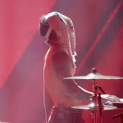 DRVMSH0W's profile picture. oui oui baguette