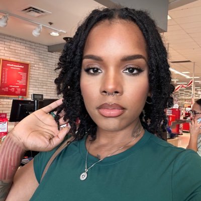 _loveallie's profile picture. I’m just here enjoying life ✨