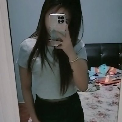 BorerLayne97671's profile picture. 📖活生有詩也有遠方 | 熱愛閱讀與咖啡香☕ | 記錄生活的小細節✨