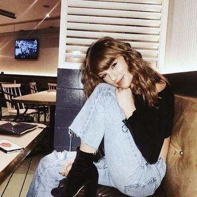 aliswiftiebook's profile picture. °•Cuando no hablo de Taylor Swift hablo de libros 📚 •°