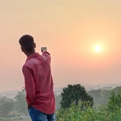 VlogBoYKK121645's profile picture. 