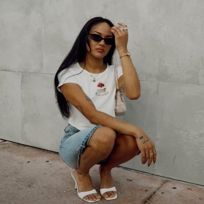 ReignofJada_'s profile picture. it insists upon itself