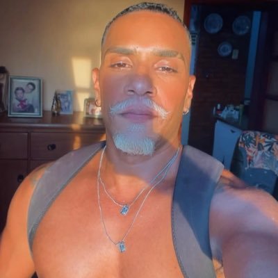 Felipe_J87's profile picture. Kriok 🏝️ 38 Anos ♥️ Aquariano ♒ insta: @Fe_Marins87