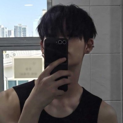 jakolantern__'s profile picture. priv4priv? // 23 // i do random follow 🫶 // STRICTLY NO SNITCHES, I DONT LIKE SNITCHES