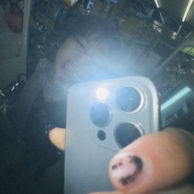 eingchc's profile picture. a castle shaded from the sun sensually-intimate scent despite withering, kiss the dead flowers, my kiss with a nice scent