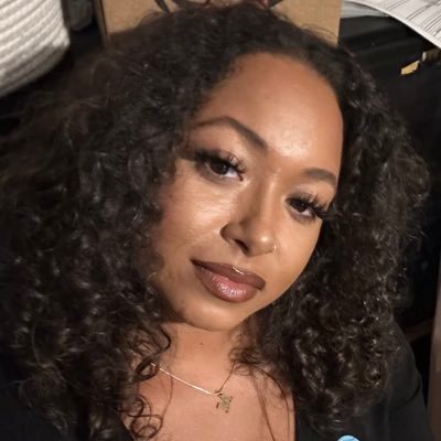 Calmyaweaveboo's profile picture. the funniest | certified yapper